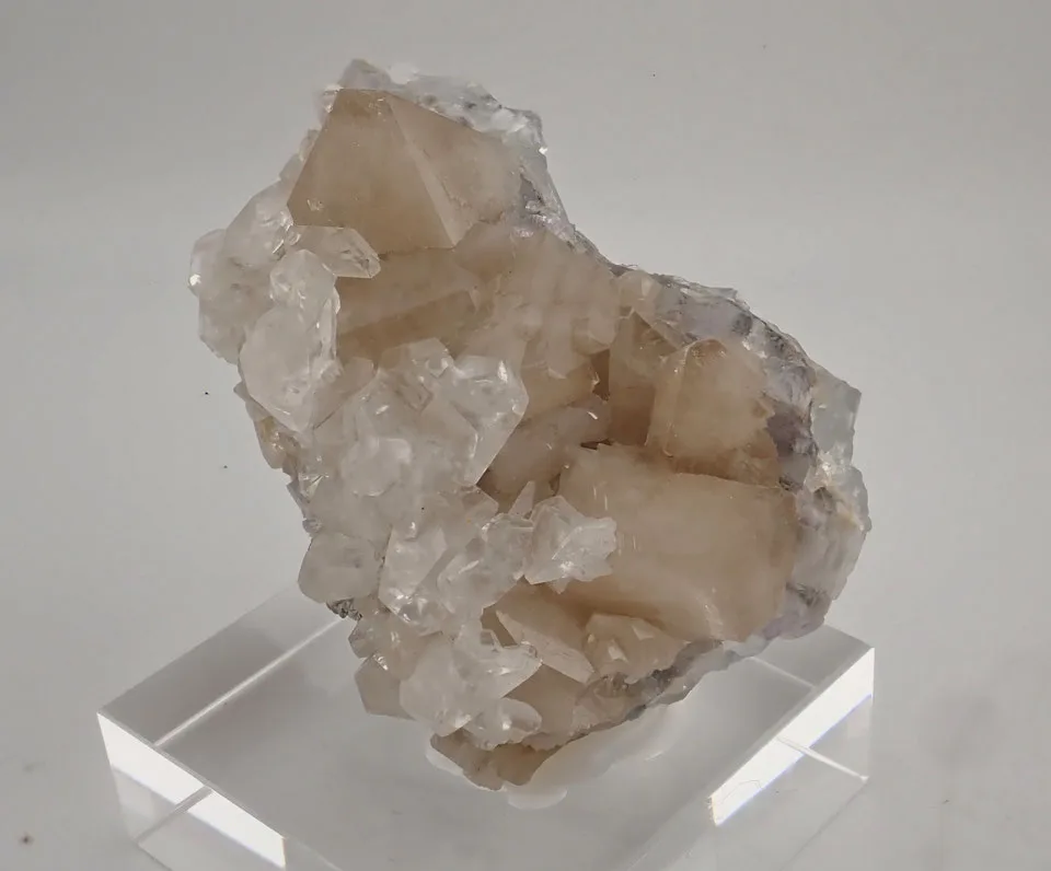 Scheelite With Calcite 2 | JESUS MONTES CHICO