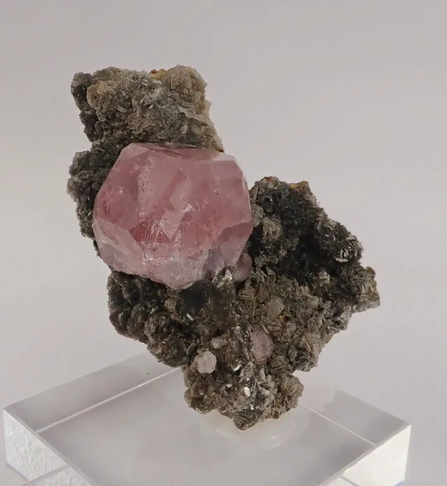 Pink Apatite9 | JESUS MONTES CHICO
